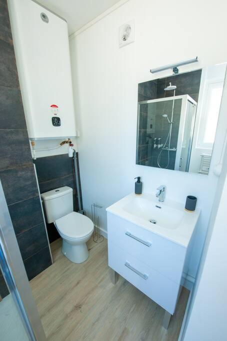 Appartement Proche Gare Routiere Fougères Buitenkant foto