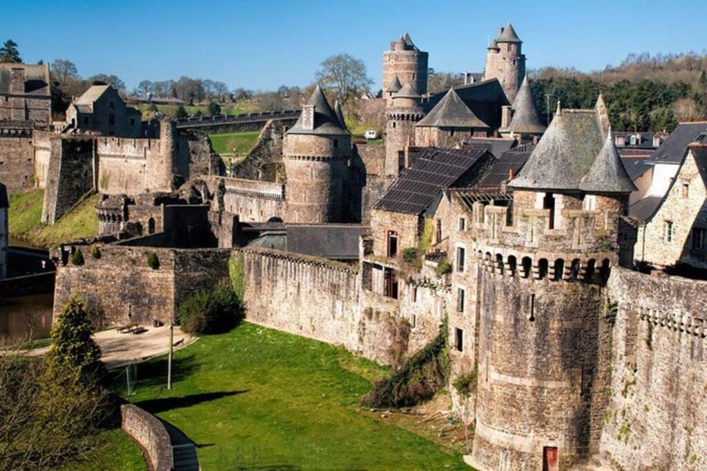 Appartement Proche Gare Routiere Fougères Buitenkant foto